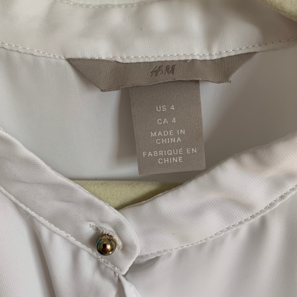 ๐ฟ 2/22$ ๐ฟ H&M Ruffle blouse - Picture 3 of 3